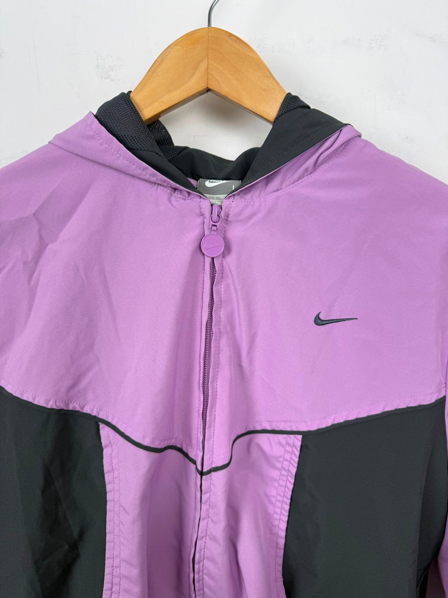 Nike Vintage Windbreaker Viola e Nero – Taglia L
