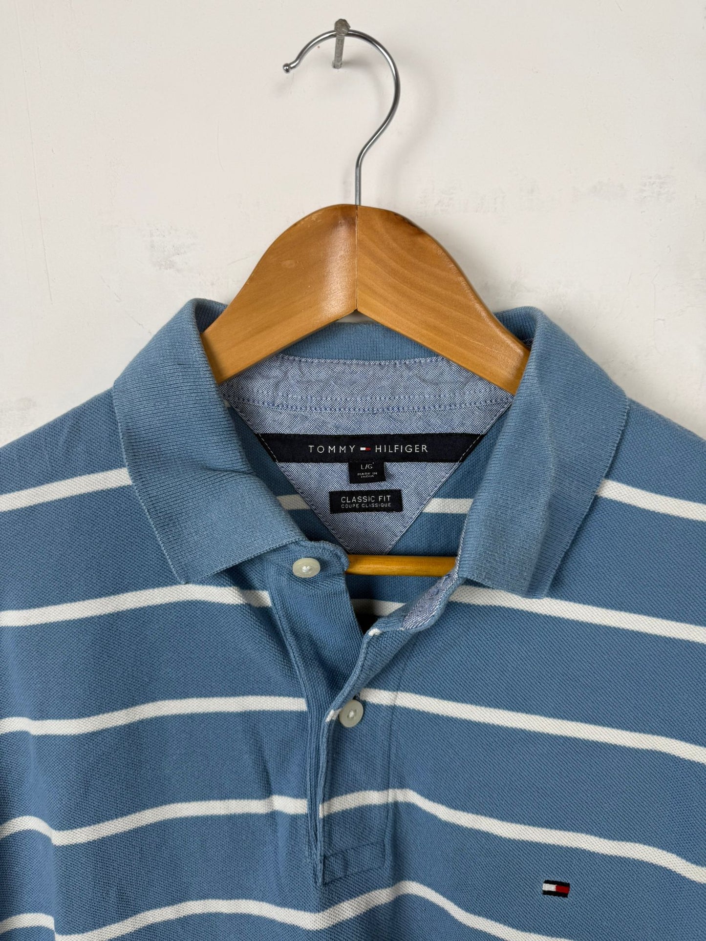 Tommy Hilfiger Polo a Righe Celeste Polvere e Bianche – L