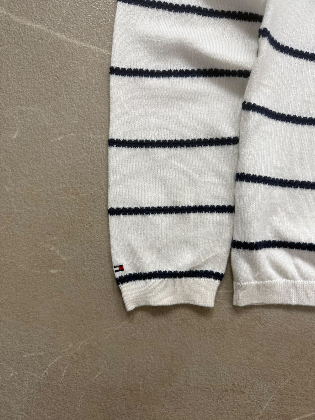 Tommy Hilfiger Maglione a Righe Bianco e Blu Navy – S
